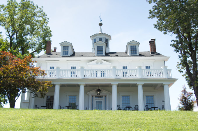 Washington, MO historic home colonial style white house
