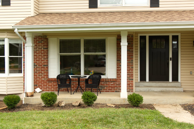 Wicker patio chairs spray painting DIY porch decor after picture